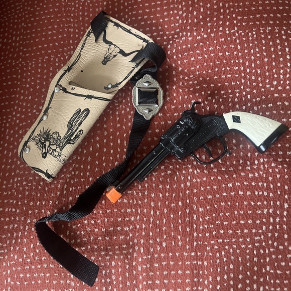 Hubley Other - Hubley Plastic & Metal Toy Cap Gun, black uses cap rolls w/holster "H" on handle